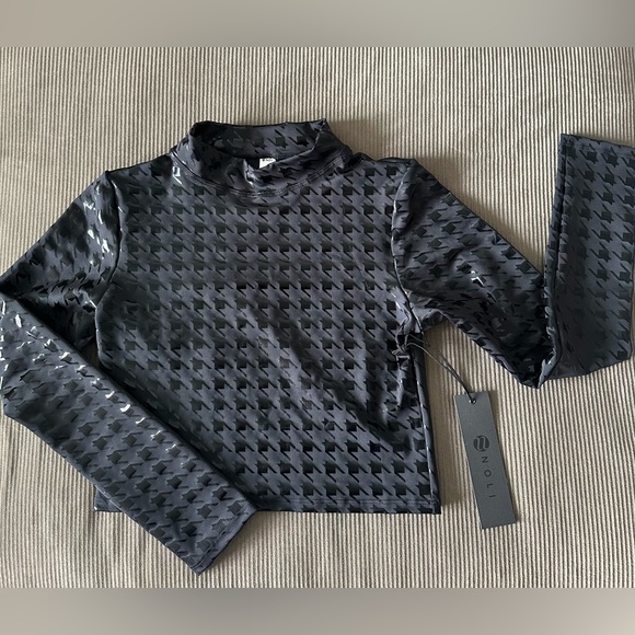 NWT Noli Shop Long Sleeve Athletic / Leasure Top in Black Houndstooth Tone Large - Picture 4 of 5